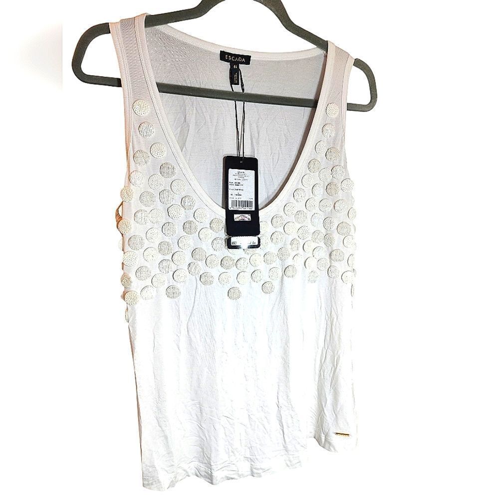 Escada  - Picture 2 of 8